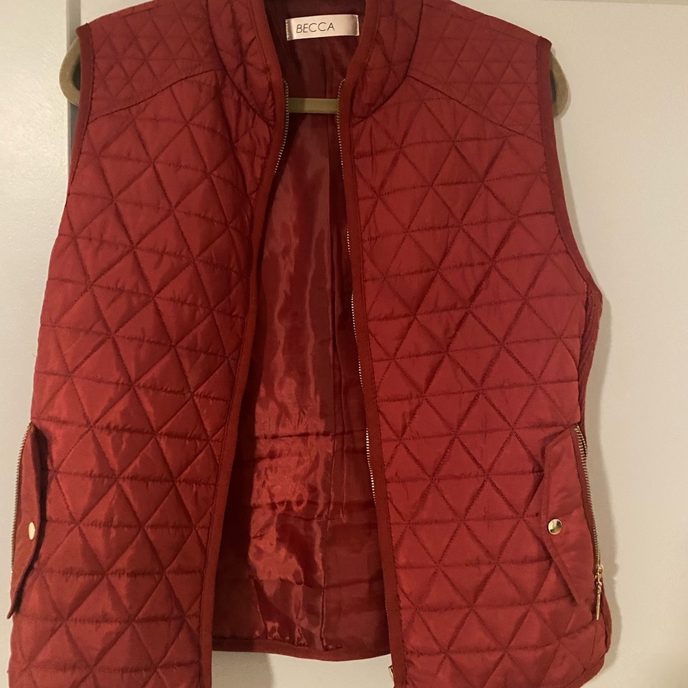 BECCA Women's Quilted Vest - Deep Red